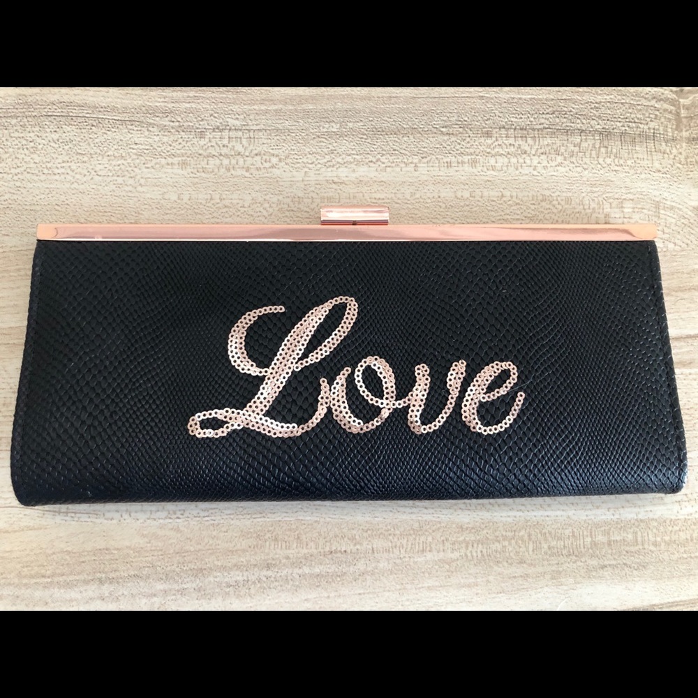 💕LOVE Clutch💕